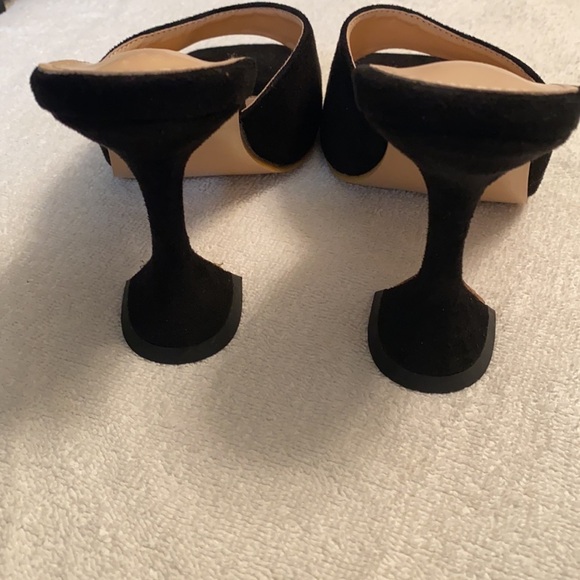 Ladies mule style sandals square base heel 4.5” heel black color Euro 39 US 8 - Picture 2 of 7